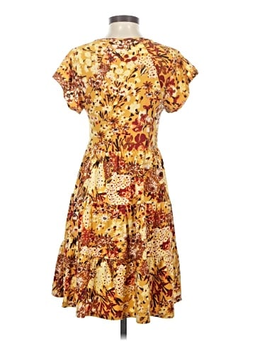 Urban Outfitters Casual Dress (view 2)