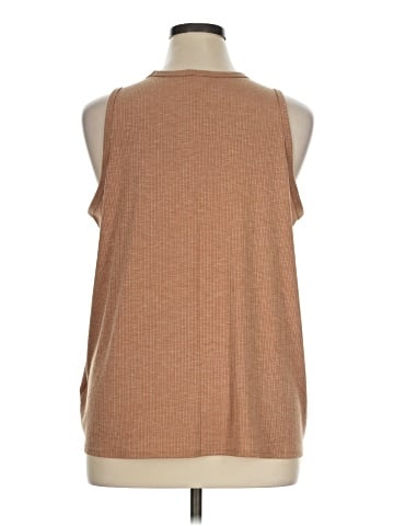 LUXE Sleeveless T-Shirt (view 2)