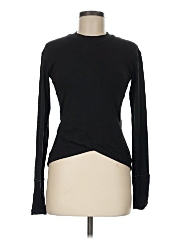 Lululemon Athletica Long Sleeve T-Shirt (view 1)