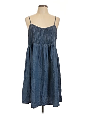 a loves a Casual Dress (view 1)
