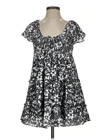 Urban Outfitters Casual Dress (view 1)