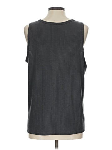 Old Navy Sleeveless T-Shirt (view 2)