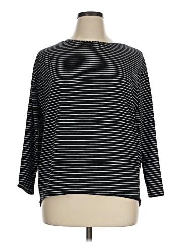 Lululemon Athletica 3/4 Sleeve T-Shirt (view 1)