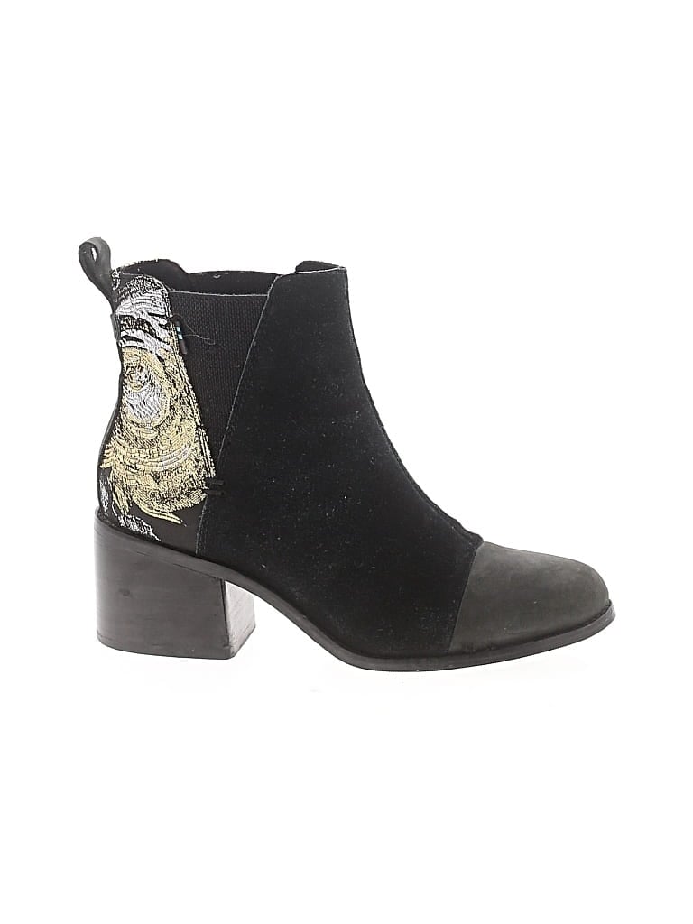 Pre-owned Toms Ankle Boots In Black