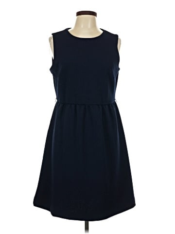 Daisy Fuentes Casual Dress (view 1)