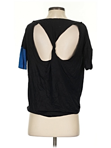 Under.ligne Short Sleeve T-Shirt (view 2)