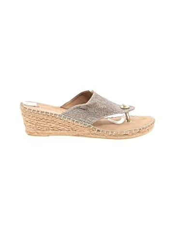 White Mountain Wedges (view 1)