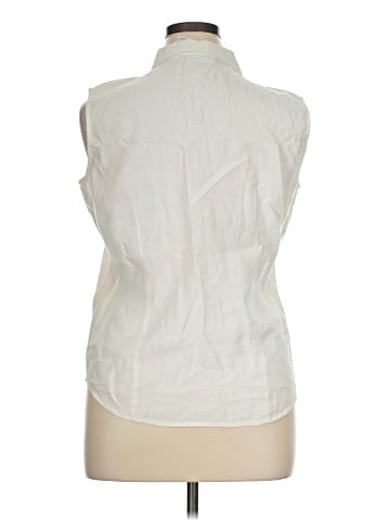 Liz Claiborne Sleeveless Button-Down Shirt (view 2)