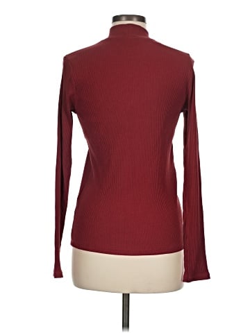 Uniqlo Turtleneck Sweater (view 2)