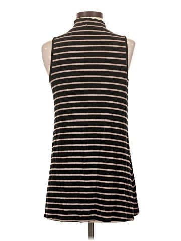 Signature Studio Sleeveless Top (view 2)