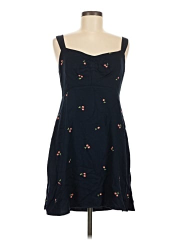 Old Navy Casual Dress (view 1)