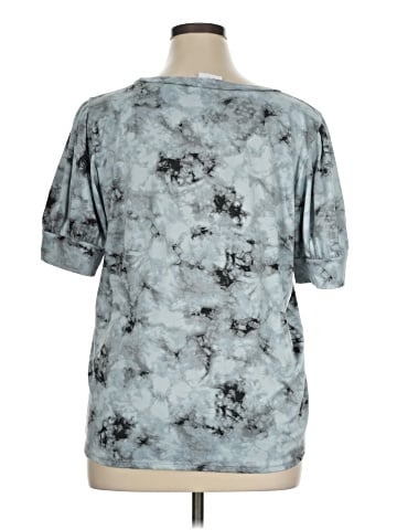 Lularoe Short Sleeve T-Shirt (view 2)