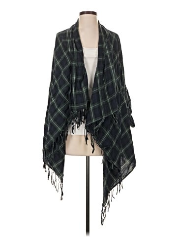 En Creme Poncho (view 1)