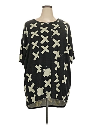 Lularoe 3/4 Sleeve T-Shirt (view 1)