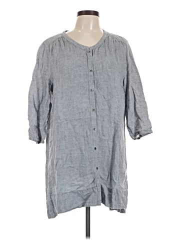 Poetry 3/4 Sleeve Button-Down Shirt (view 1)