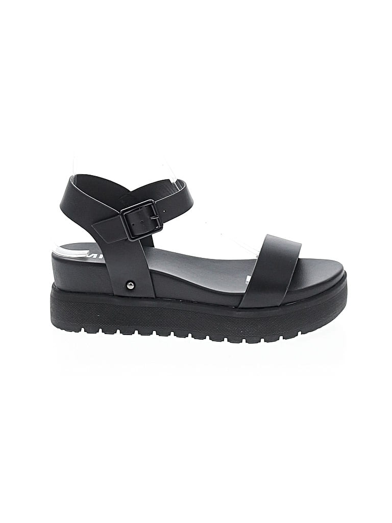 Pre-owned Mia Sandals In Black