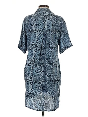 Urban Outfitters Casual Dress (view 2)