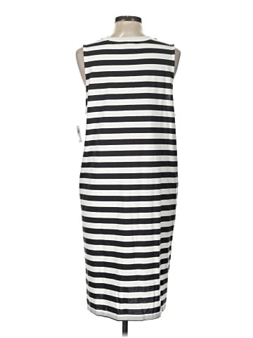 Old Navy Casual Dress (view 2)