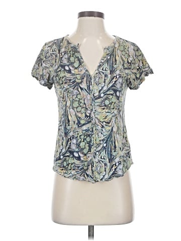 Urban Outfitters Short Sleeve T-Shirt (view 1)