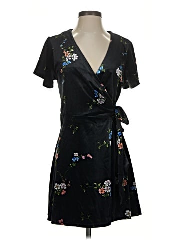 Urban Outfitters Casual Dress (view 1)