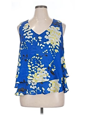 Liz Claiborne Career Sleeveless Blouse (view 1)