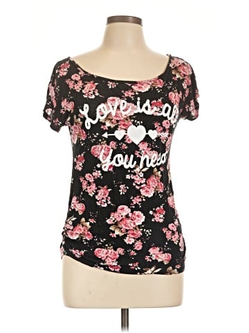 Free Kisses Short Sleeve Top (view 1)