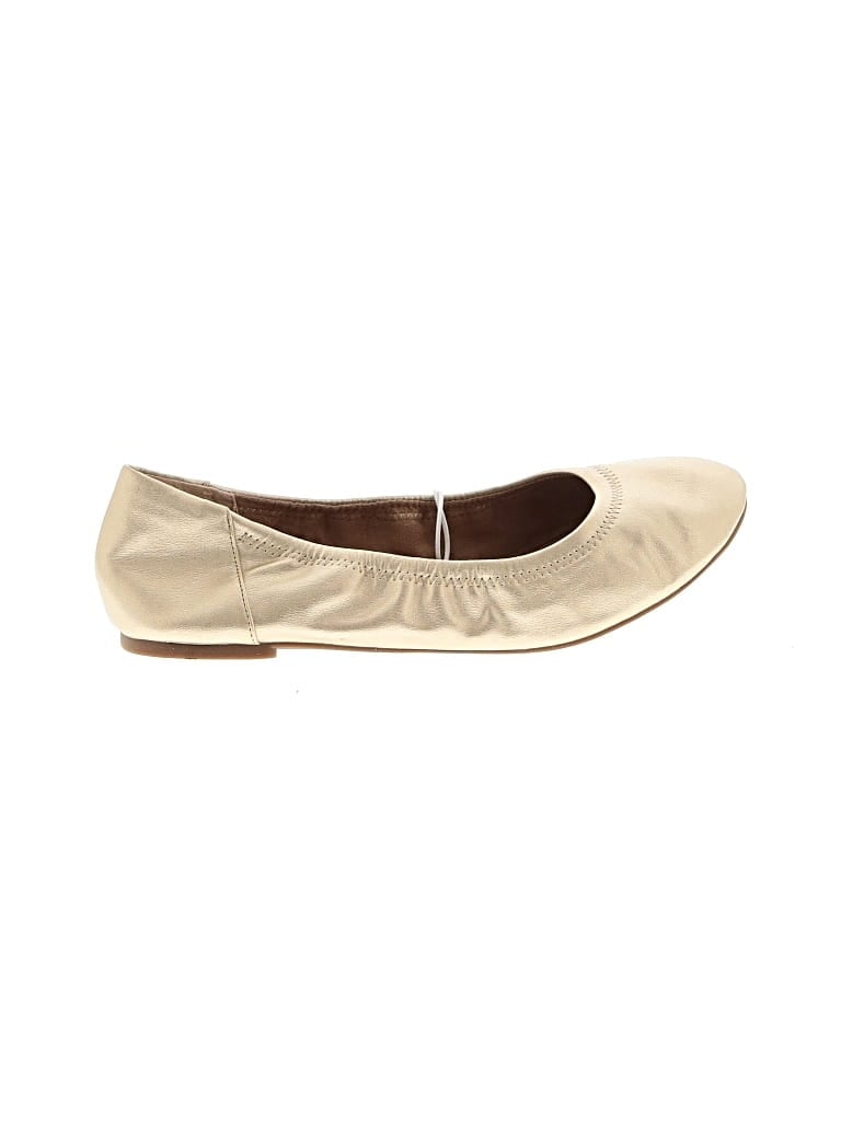 Pre-owned Amazon Essentials Flats In Ivory