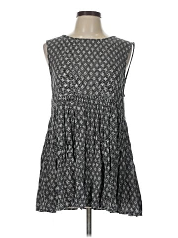 Urban Outfitters Casual Dress (view 1)