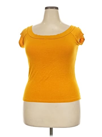 Retrolicious Short Sleeve Top (view 1)