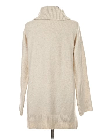 Uniqlo Turtleneck Sweater (view 2)