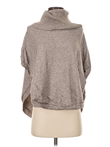 Sisters Poncho (view 1)