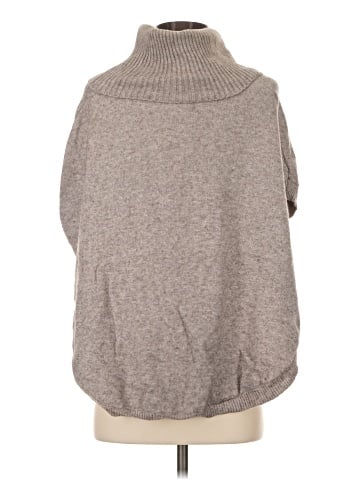 Sisters Poncho (view 2)