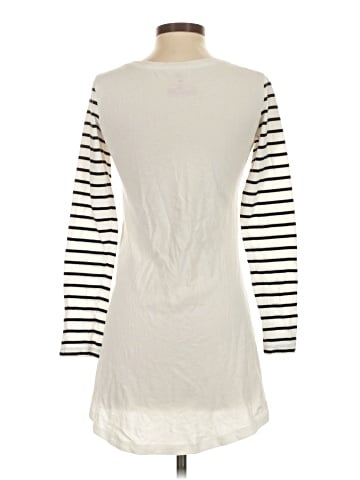 Victoria's Secret 3/4 Sleeve T-Shirt (view 2)