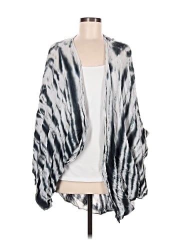Staring at Stars Kimono (view 1)