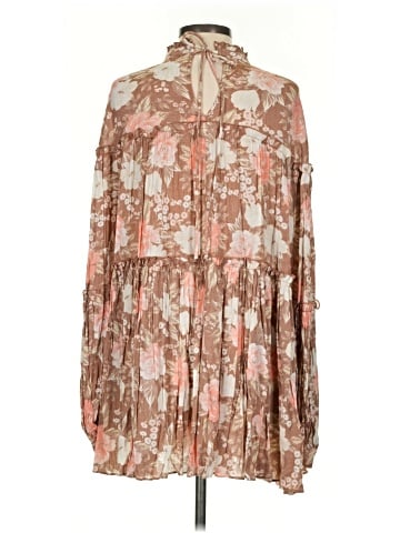 Urban Outfitters Casual Dress (view 2)