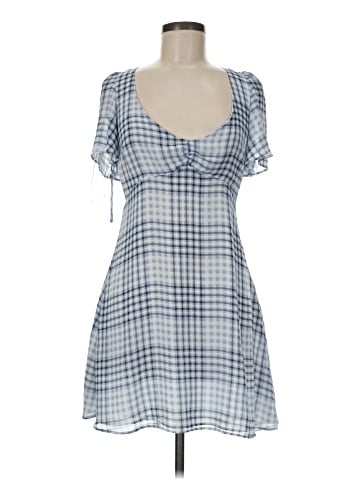 Urban Outfitters Casual Dress (view 1)