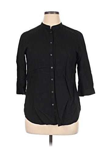 Uniqlo 3/4 Sleeve Button-Down Shirt (view 1)