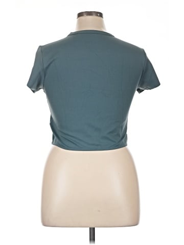 Uniqlo Short Sleeve T-Shirt (view 2)