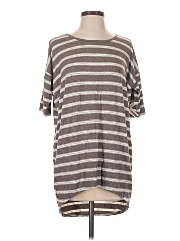 Lularoe 3/4 Sleeve T-Shirt (view 1)