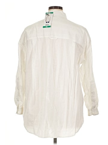 Gloria Vanderbilt Long Sleeve Button-Down Shirt (view 2)