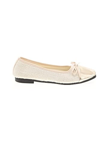 Unbranded Flats (view 1)