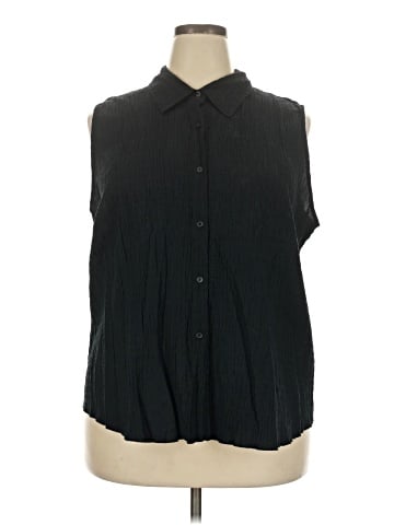 Croft & Barrow Sleeveless Button-Down Shirt (view 1)