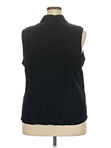 Croft & Barrow Sleeveless Button-Down Shirt (view 2)