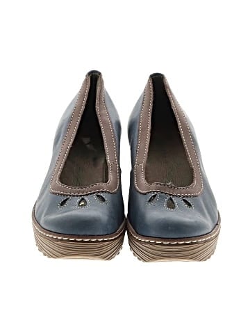 Unbranded Wedges (view 2)