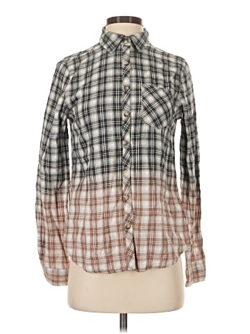 Maurices Long Sleeve Button-Down Shirt (view 1)