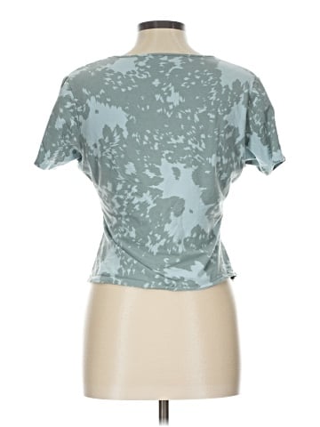 Victoria's Secret Short Sleeve T-Shirt (view 2)