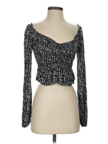 Urban Outfitters Long Sleeve T-Shirt (view 1)