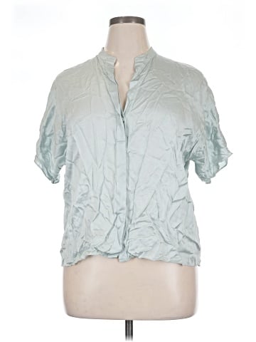 Vince. Short Sleeve Silk Top (view 1)