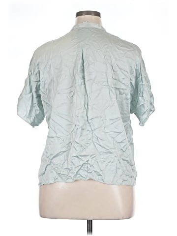 Vince. Short Sleeve Silk Top (view 2)