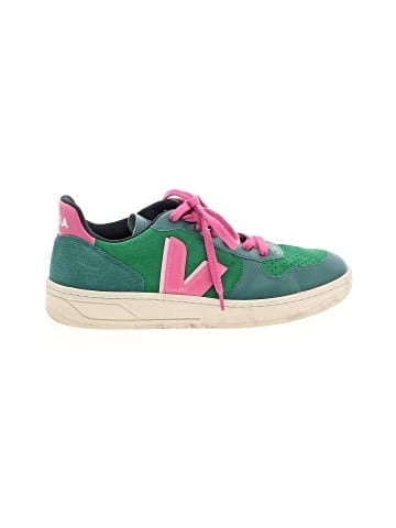 VEJA Sneakers (view 1)